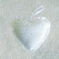Μαξιλάρι Καρδιά με σχέδιο δαντέλα